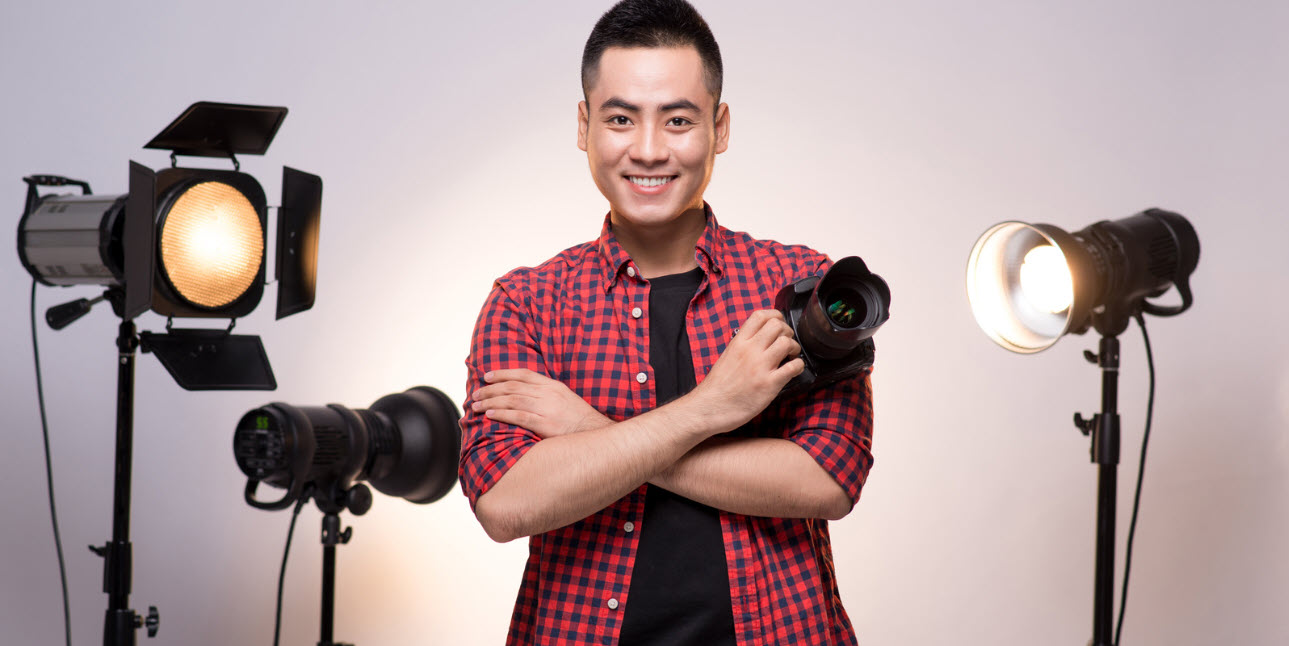 Fotograf im eigenen Studio