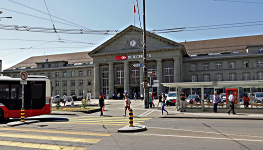 Schulen Biel: einfache Erreichbarkeit mit mit dem öffentlichen Verkehr
