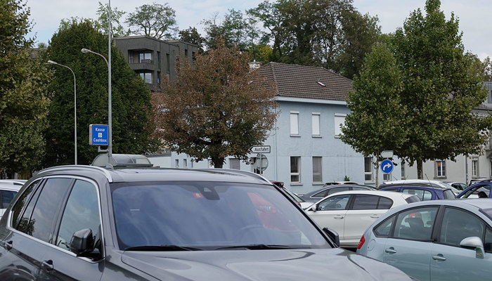 gute Erreichbarkeit der Schulen Wil mit Auto und es gibt genügend Parkplätze