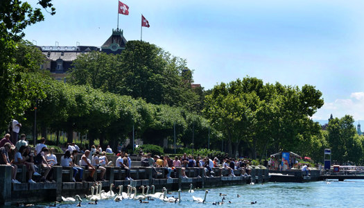 Nach dem Besuch des Unterrichtes an den Schulen Zürich gibt rd zahlreiche Vergnügungsangebote