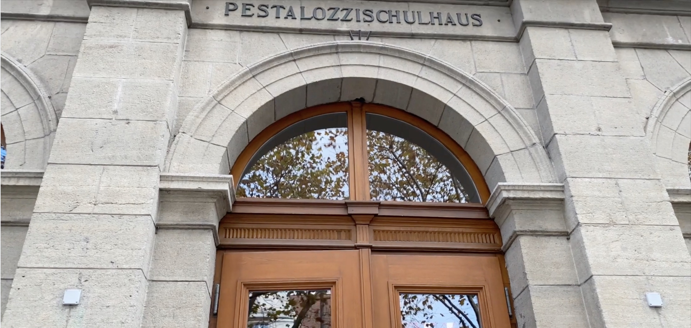 Fassade der Handelsschule KV Aarau