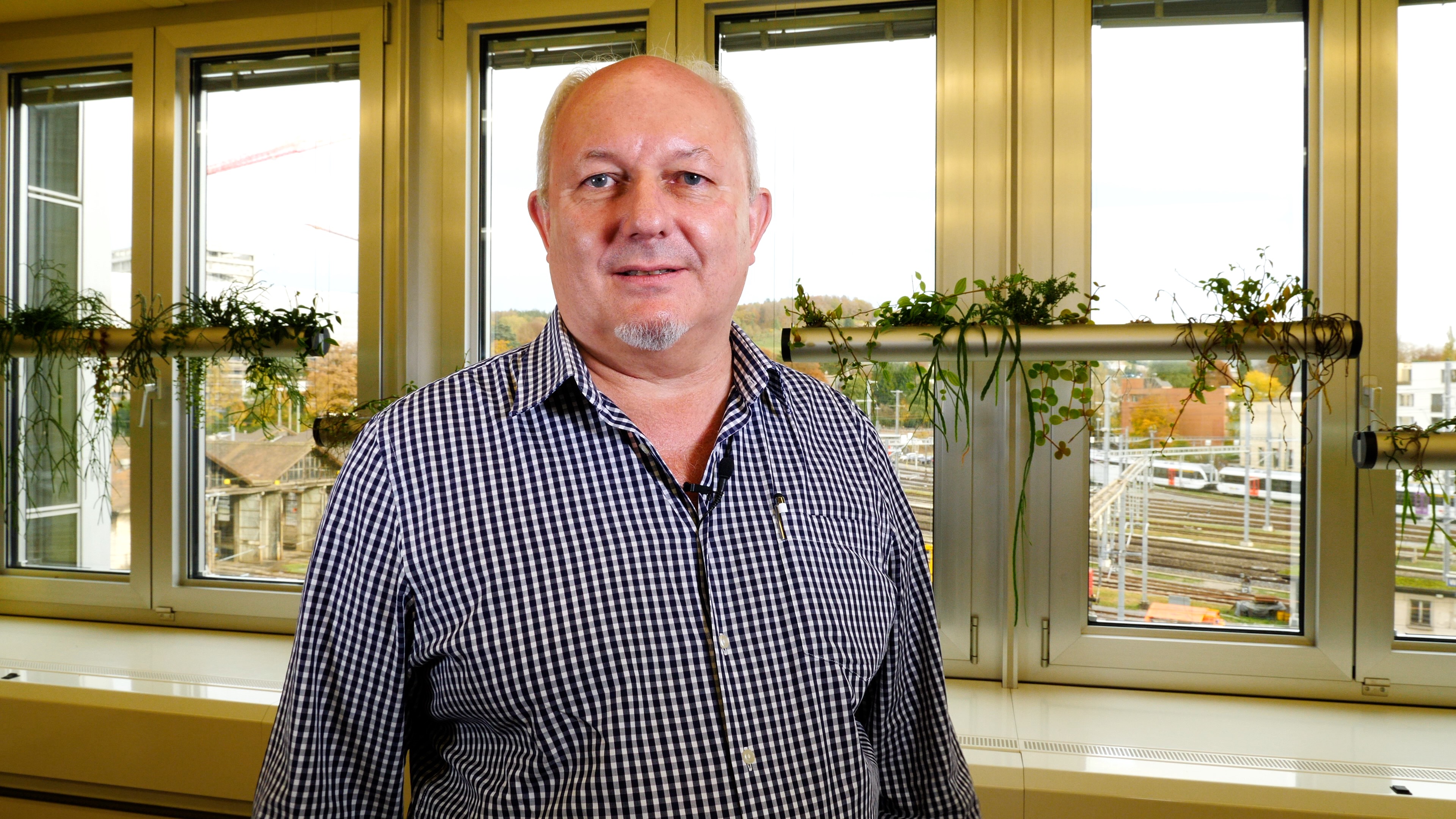 Portrait-Foto Rolf Schmalz